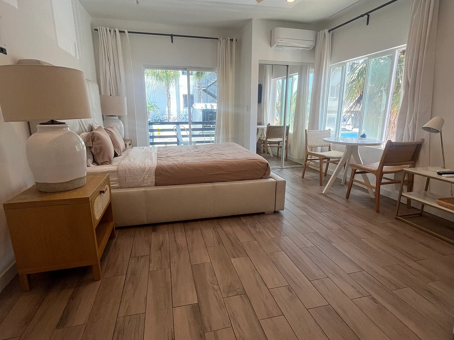 Studio, 600 sqft, $3,900 — Photo 2
