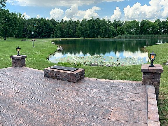 Extra Large Viewing Patio