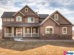 10491 Prairie Ridge Dr, Louisville, NE 68037