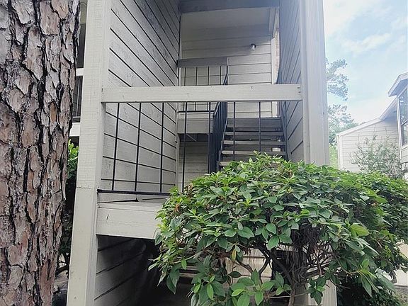 3rd image of 17331 Red Oak Dr APT 10