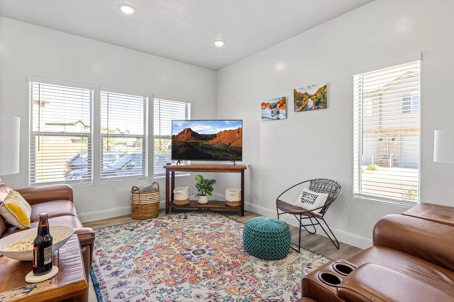 3 bed, 2.0 bath, 1646 sqft, $2,822 — Photo 3