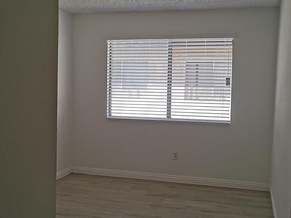 4th image of 5221 Rosemead Blvd