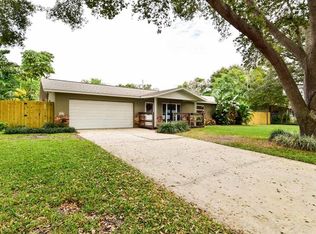 720 15th Ave SW, Largo, FL 33770