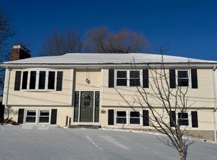 12 Ballard St, Easthampton, MA 01027