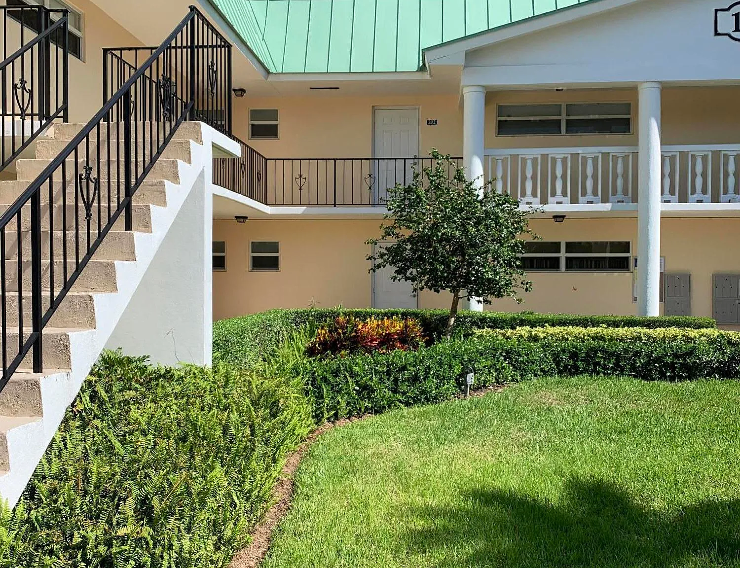 1 bed, 1.5 bath, 950 sqft, $2,200 — Photo 4