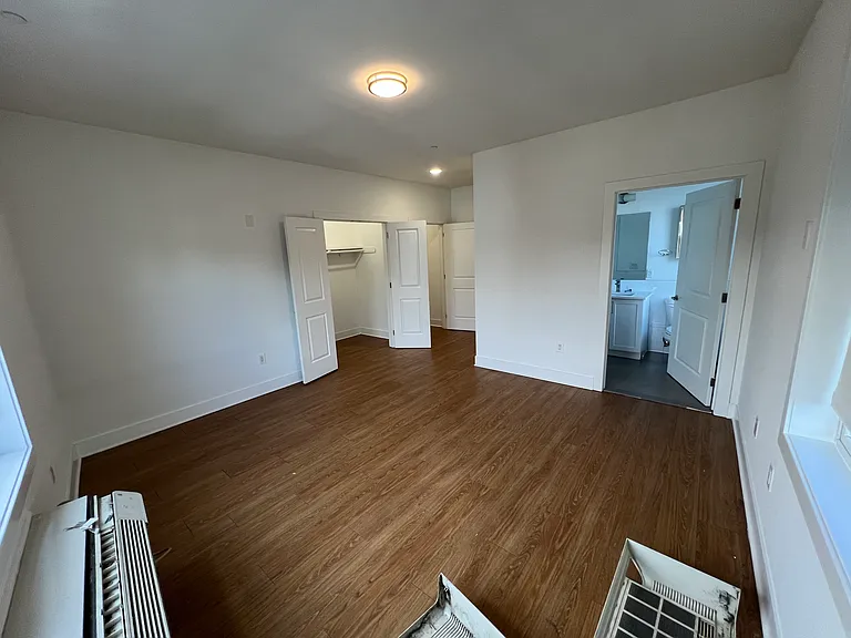 427 Bergen Ave #3 — Photo 7