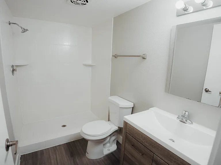 The Cosmo Apartments — Photo 5