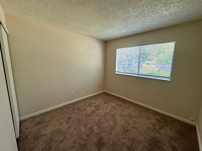 5943 Moss Creek Cir — Photo 13