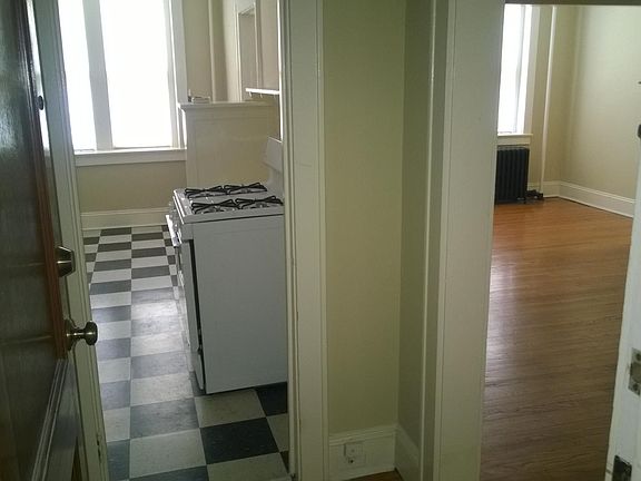 4th image of 1712 Hampton Blvd APT 10