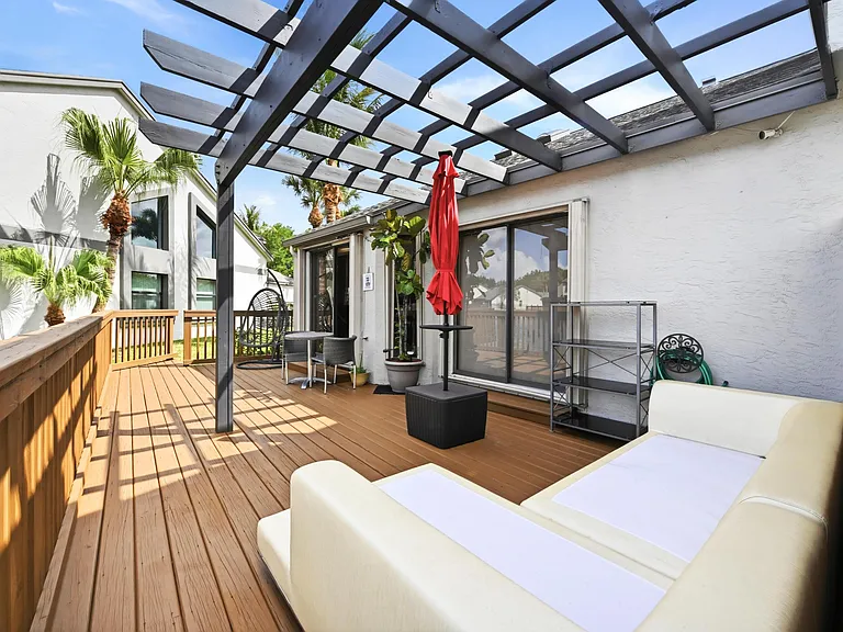 1012 Landings Blvd — Photo 18