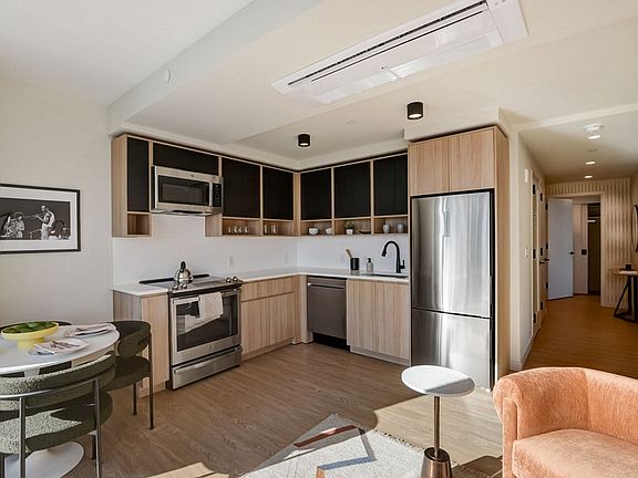 5th image of 2413 3rd Ave #2605