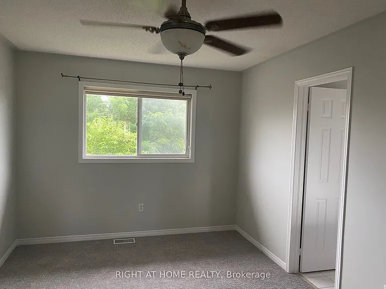 2351 Newcastle Cres — Photo 17