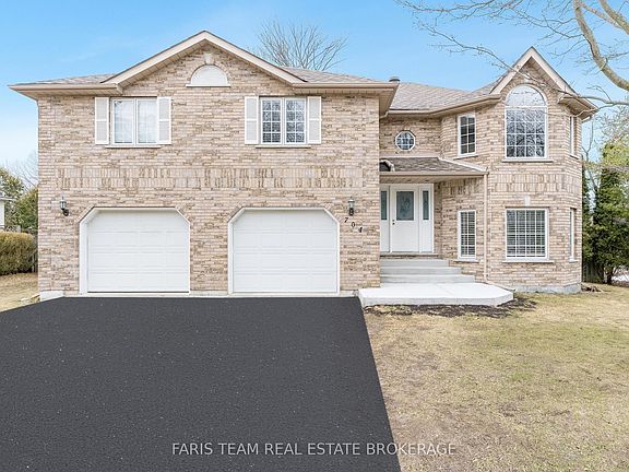 2nd image of 704 Trinity St