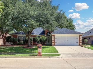 512 Surry Ct, Saginaw, TX 76179