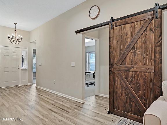 5th image of 224 E Betony Branch Way