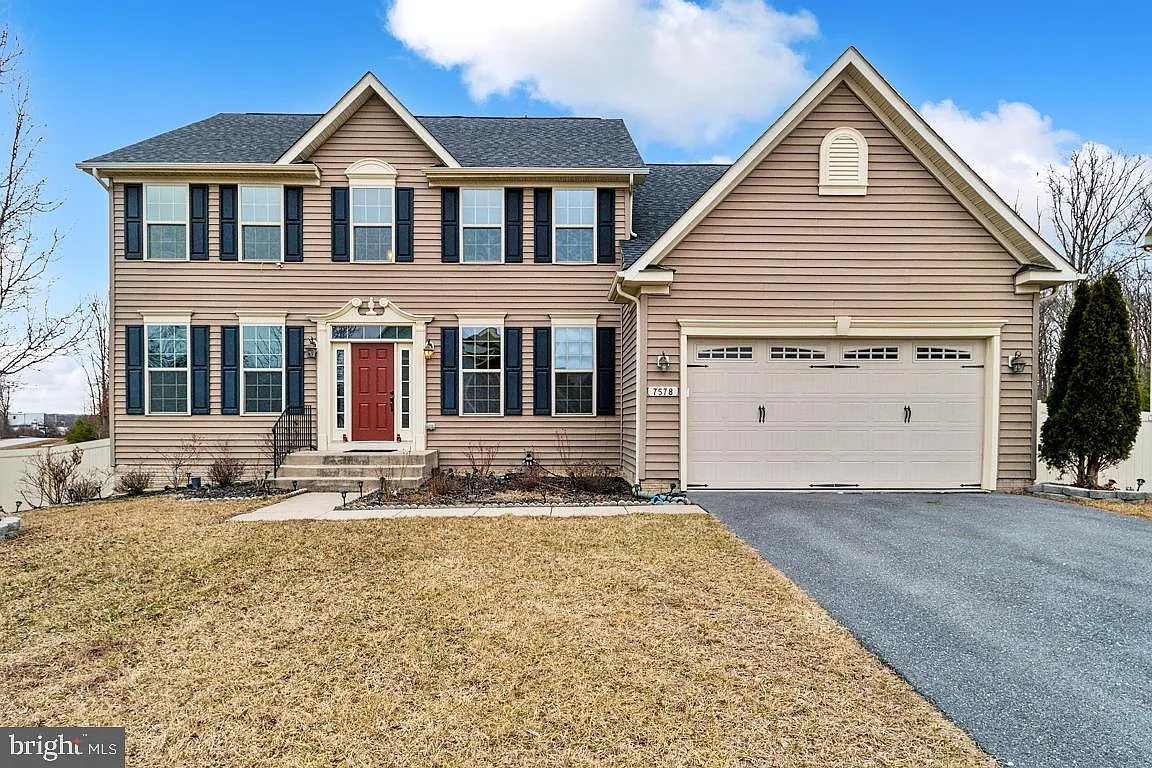 6 bed, 4.0 bath, 3654 sqft, $4,500 — Photo 1