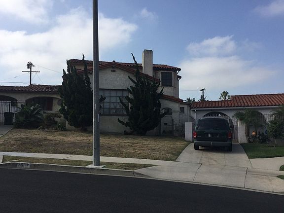 2nd image of 3536 W 75th Pl