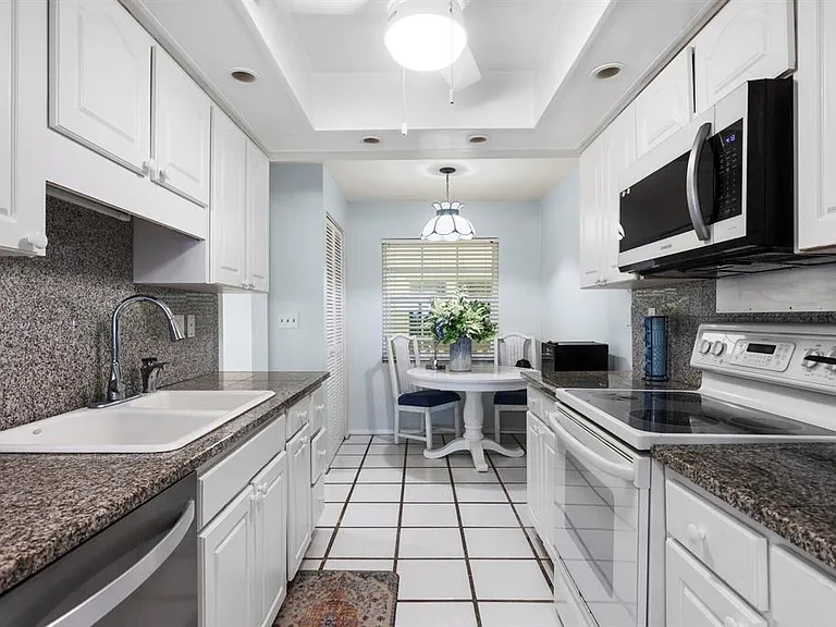 2900 Gulf Blvd #211 — Photo 23