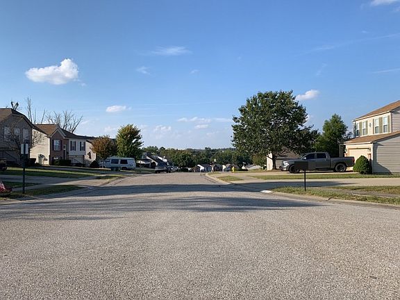 4th image of 631 Lyonia Dr