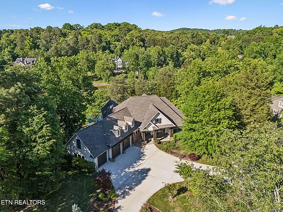 4th image of 4451 Forrest Ridge Dr
