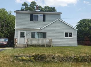 842 Tyrone Ave, Waterford, MI 48328