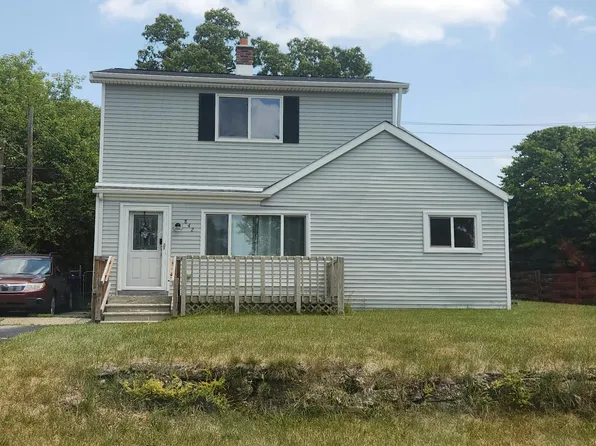 842 Tyrone Ave, Waterford, MI 48328