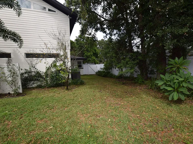 924 Boardman St — Photo 16