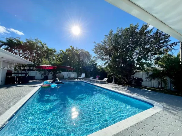 416 N Rainbow Dr, Hollywood, FL 33021