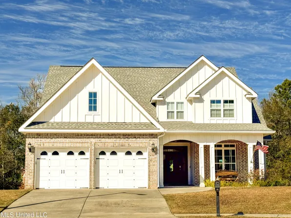 1586 Lucius St, Biloxi, MS 39532