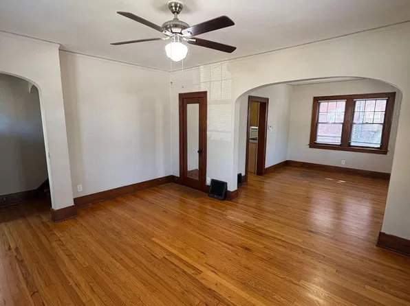 Amy Court Apartments, 137 N 33rd St APT K, Omaha, NE 68131