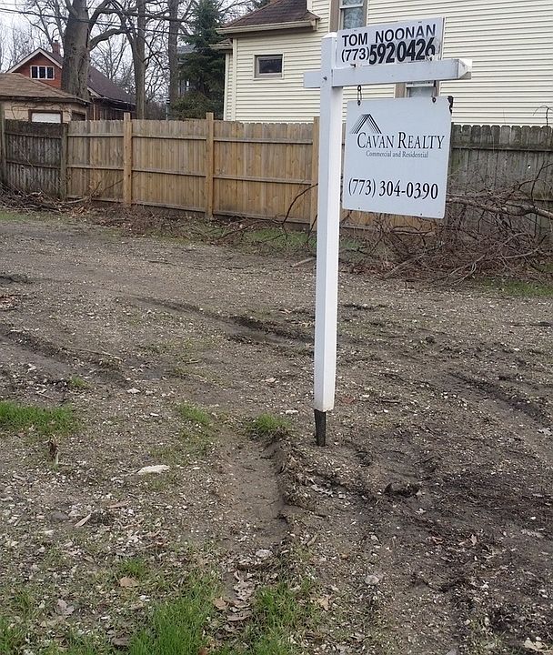 2nd image of 10915 S Hale Ave