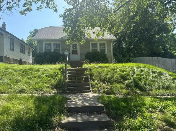 2011 N 61st St, Omaha, NE 68104