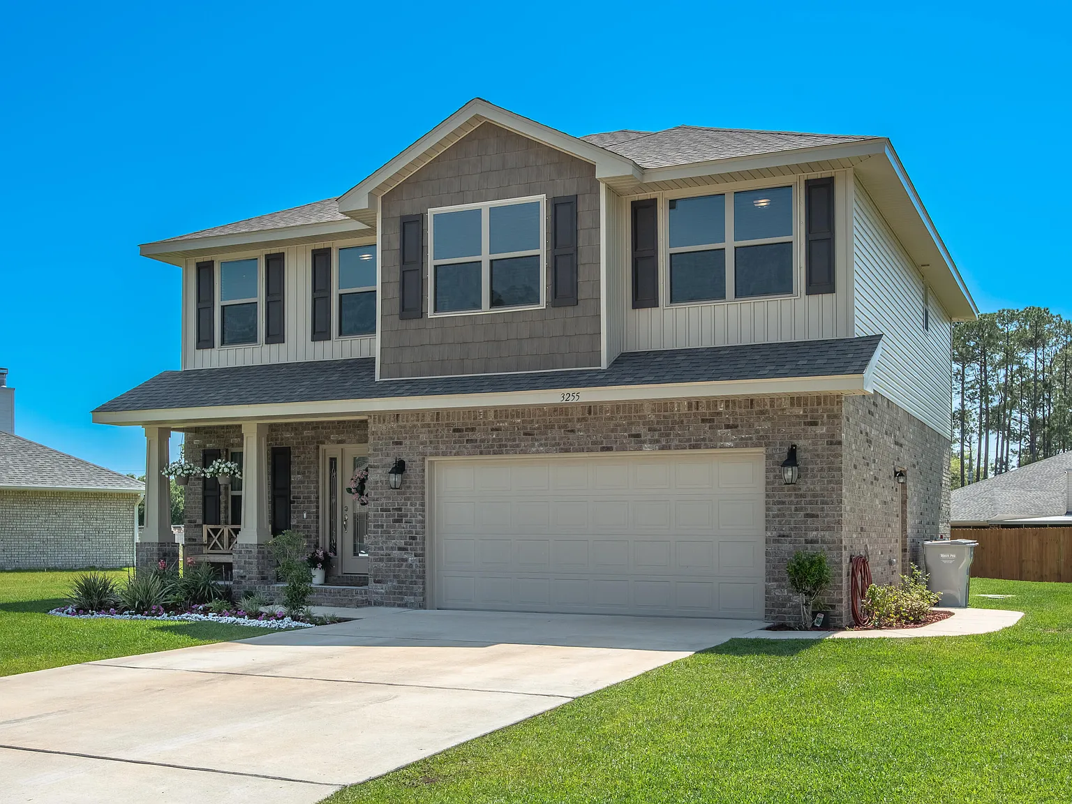 4 bed, 3.0 bath, 2284 sqft, $2,700 — Photo 2