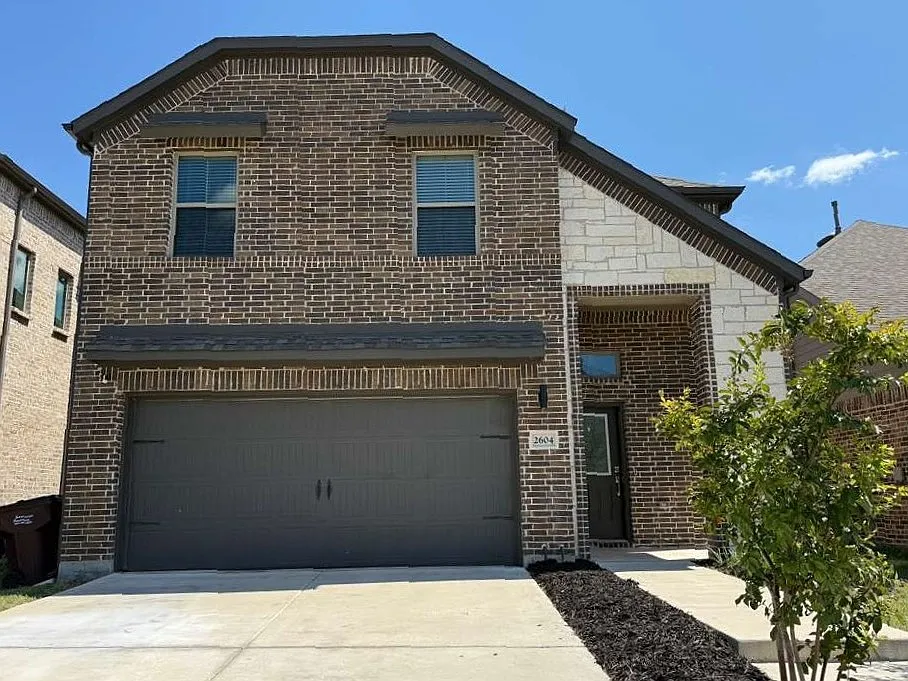 4 bed, 2.5 bath, 2386 sqft, $2,500 — Photo 1