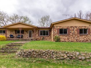 9121 Mabley Hill Rd, Fenton, MI 48430