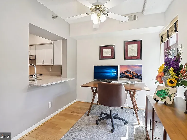 1 bed, 832 sqft, $4,000 — Photo 3