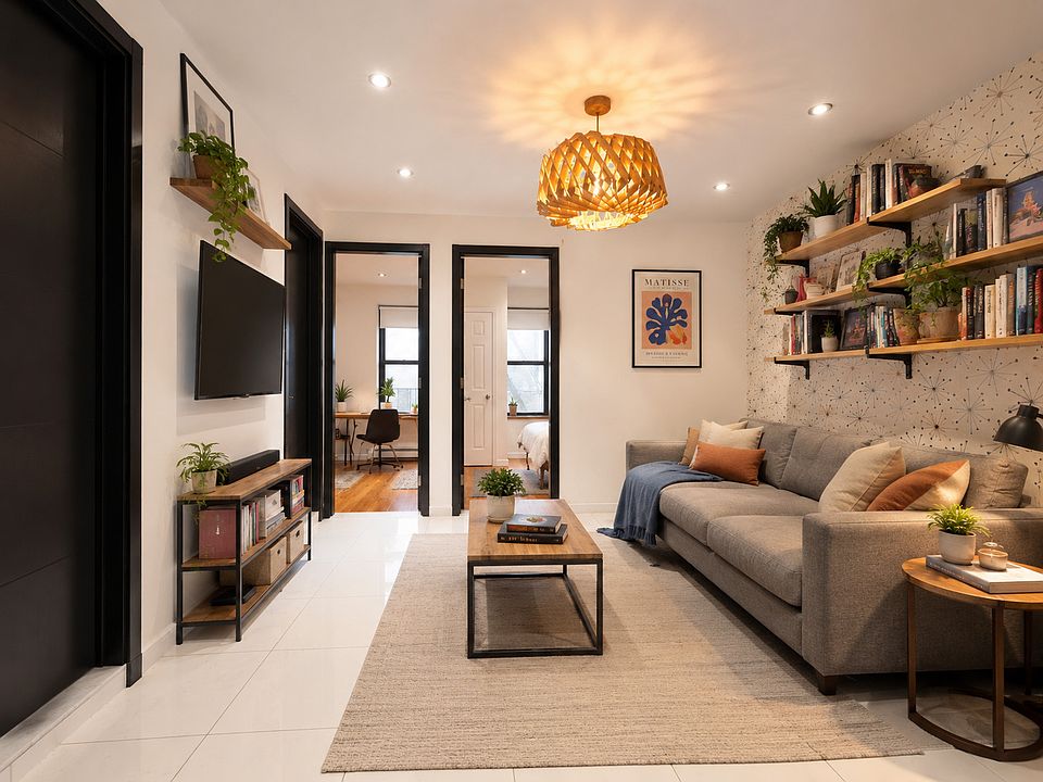 1st image of 350 Manhattan Ave #L1