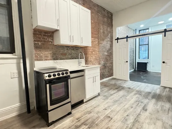 206 East 6th Street image 2 of 13