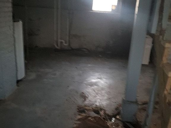 5th image of 1621 W Riverview Ave