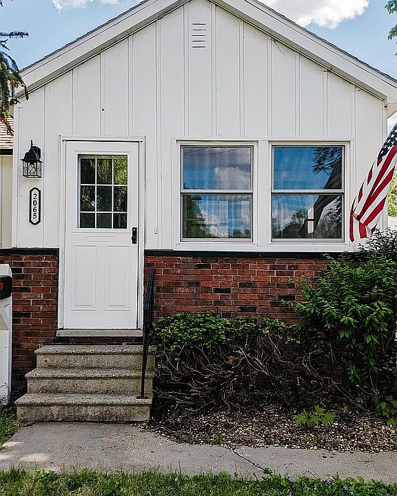 1st image of 2065 E Lawrence St