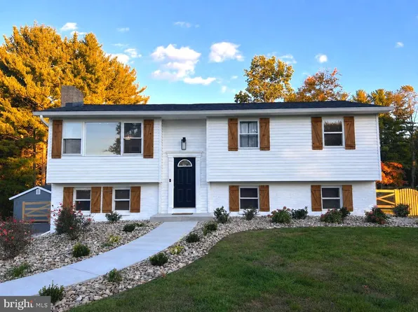 21609 Kelso Dr, Hagerstown, MD 21742