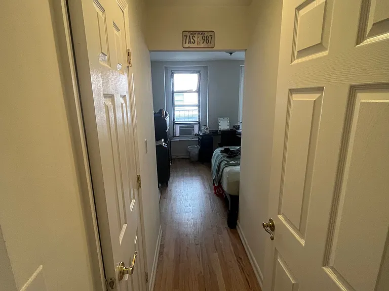 444 W 58th St #2E — Photo 5