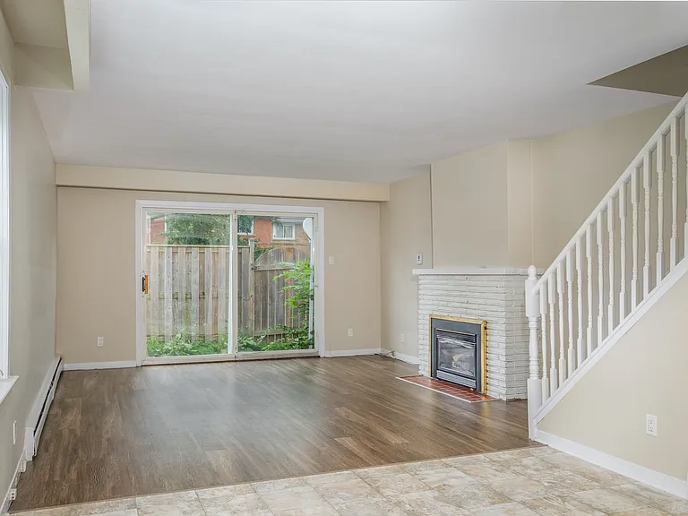 153 Arbour Glen Cres — Photo 10