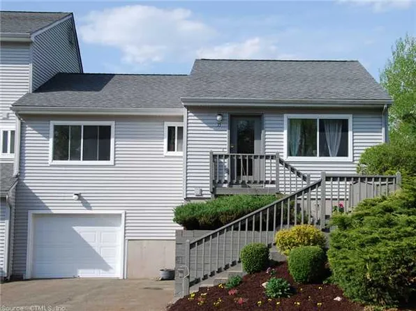 35 Chelsea Ln, East Granby, CT 06026