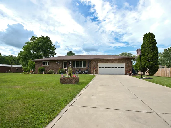 518 4th Ave NW, Demotte, IN 46310