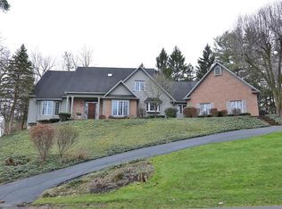 1 Carters Grv #PVT, Pittsford, NY 14534