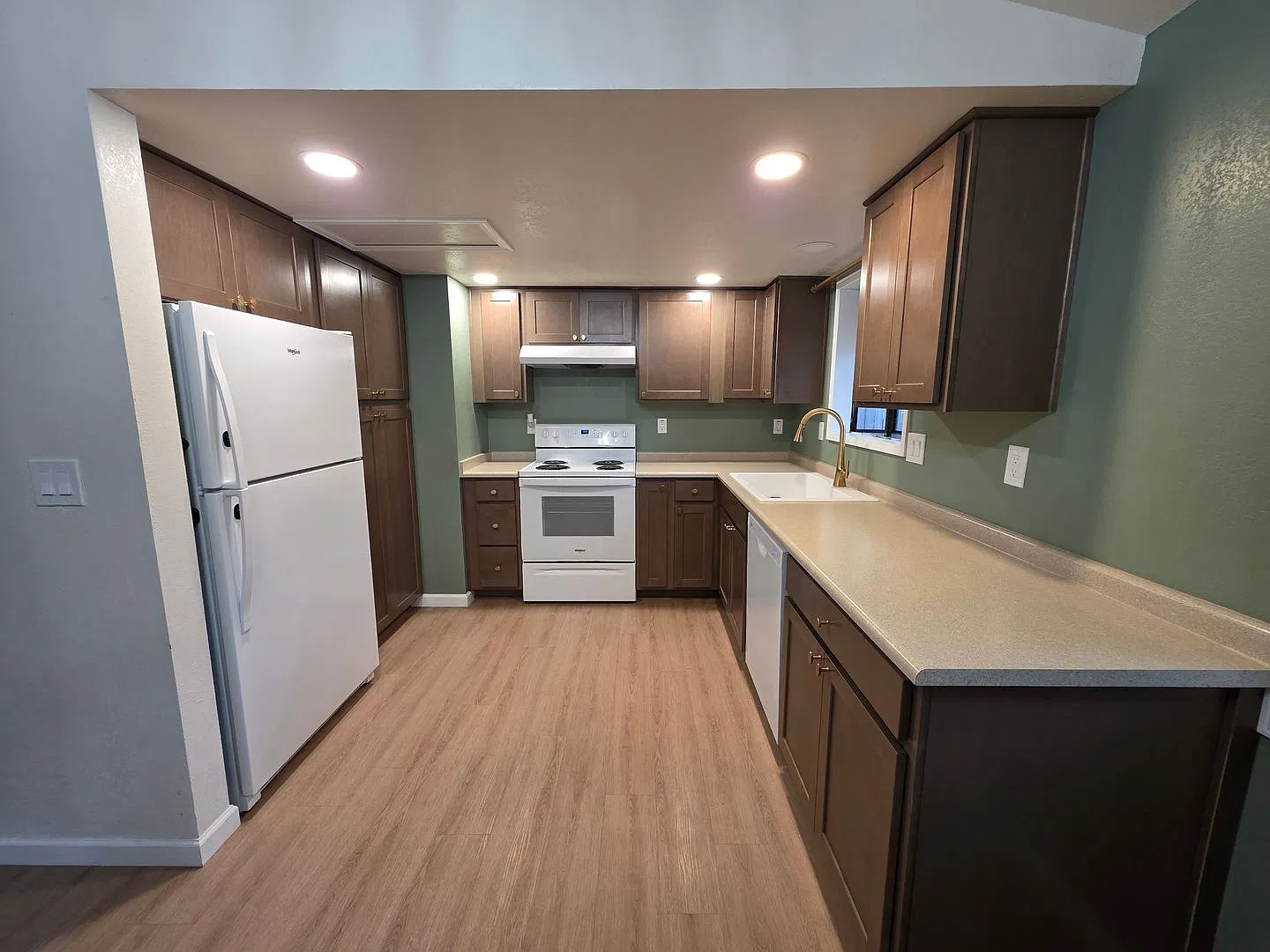 Charming Home in Southeast Grants Pass! — Photo 2