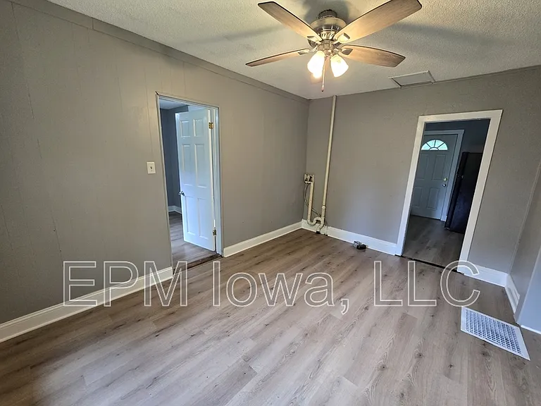 24 Van Buren St — Photo 8
