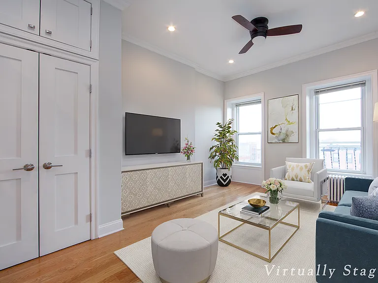 123 3rd Pl #4R — Photo 1
