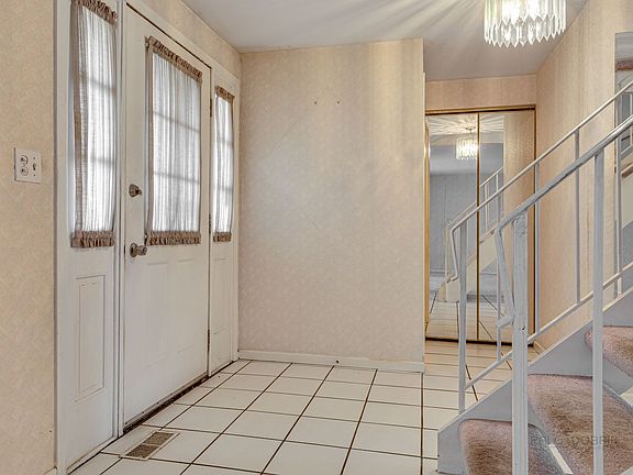 3rd image of 980 Borden Dr